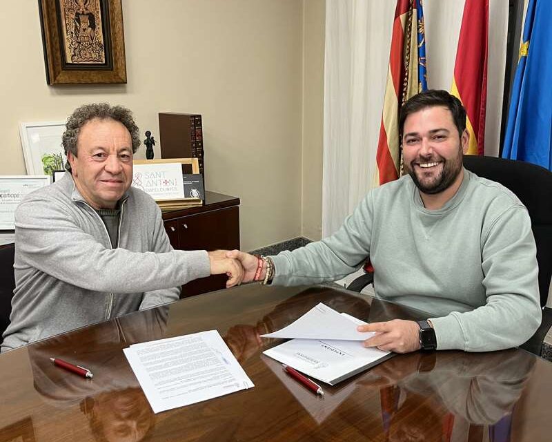 Rafelbunyol signa el conveni d’assignació de 2.500 euros per a la segona beca d’investigació￼