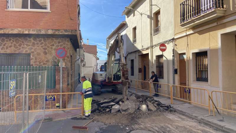 Alfara del Patriarca inicia les obres de peatonalització de la plaça Nou d’Octubre amb una inversió de 158.000 euros￼