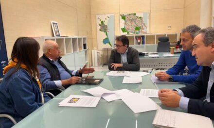 L’Ajuntament es compromet amb els veïns de Tres Forques a impulsar la regeneració del polígon de Vara de Quart￼