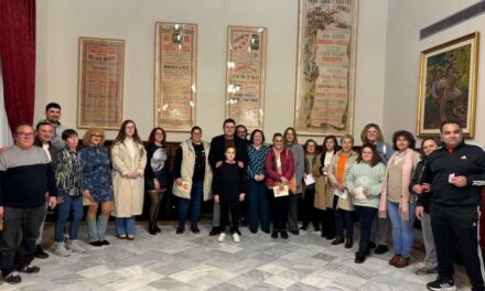 L’Ajuntament de Sueca entrega les targetes regal de la Campanya ‘Enamorats del Comerç i l’Hostaleria’ per a utilitzar en el xicotet negoci local￼