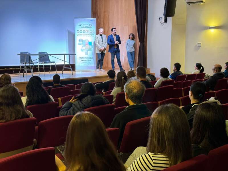 Rècord d’inscripcions en el curs de manipulador d’aliments de la Mancomunitat a Vilamarxant￼