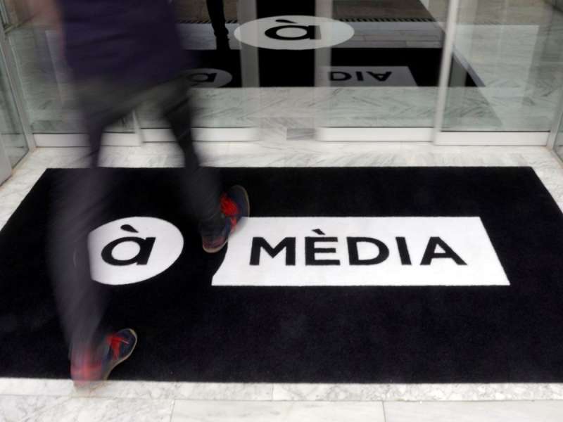 À Punt acusa al PSPV de publicar imatges de manera “fraudulenta” de Mazón a Fitur￼