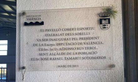 Albalat retirarà una placa de la inauguració del pavelló cobert on figura el nom d’Alfonso Rus￼