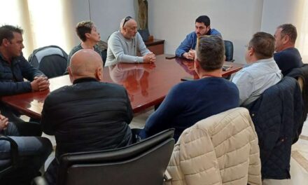 Nules es reuneix amb els representants dels treballadors de l’empresa Roca Tiles￼