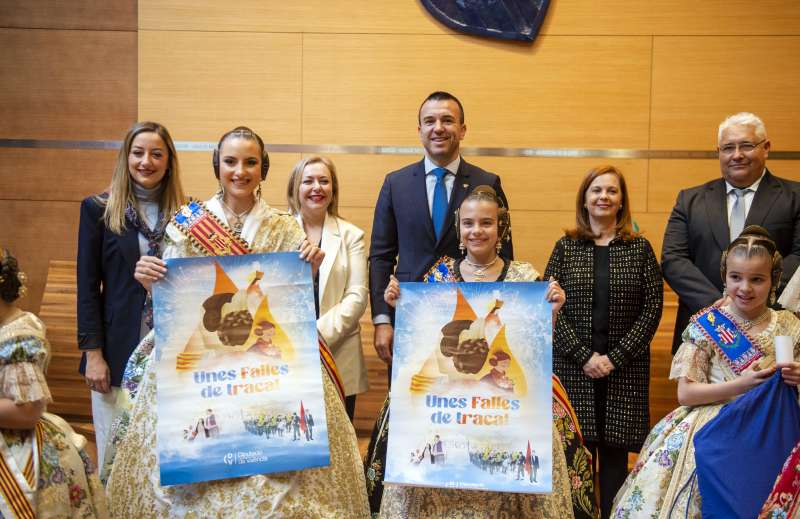 La Diputació i les Falleres Majors de València donen la benvinguda a unes Falles de traca￼