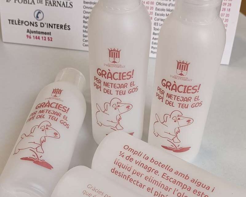 La Pobla de Farnals reparteix 500 botelles per a netejar l’orina dels gossos