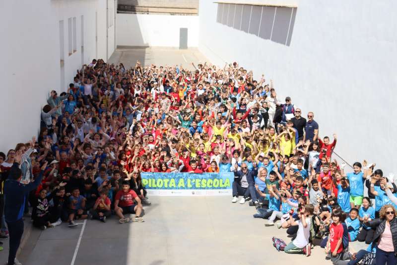 La Trobada de Pilota a l’Escola de Silla reuneix a 800 alumnes