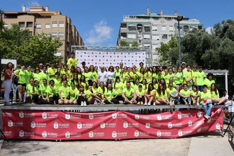 Milers de persones donen vida un any més a la tradicional Festa de la Primavera d’Alaquàs