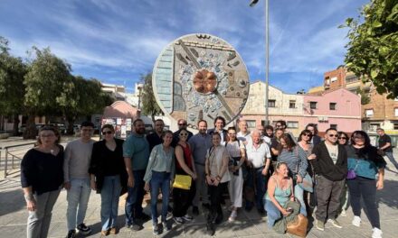 El mural ceràmic col·laboratiu inspirat en la UNESCO ja lluïx a Manises