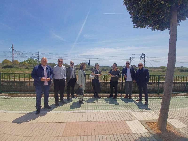 Vila-real i Adif estudien la supressió de la passarel·la de l’estació de tren