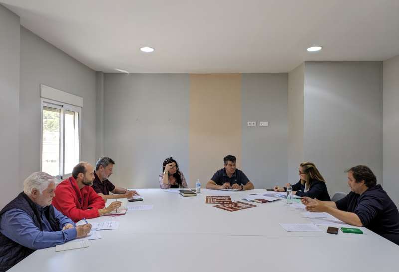 La Comissió Iberfesta 2024 d’Olocau celebra la seua cinquena reunió preparatòria