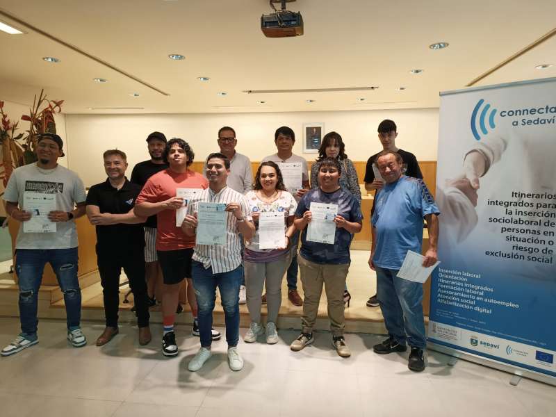 Lliurament de diplomes del curs d’auxiliar de magatzem a Sedaví