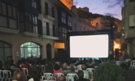 El cinema arrasa Vilafamés amb la inauguració massiva del FIV