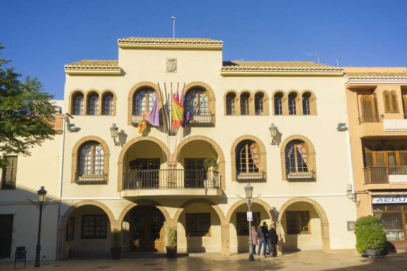 L’Eliana habilita una nova línia telefònica directa amb els Serveis Socials