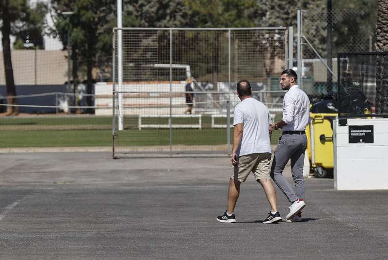 El València CF expedienta a Rafa Mir i entrenarà en solitari