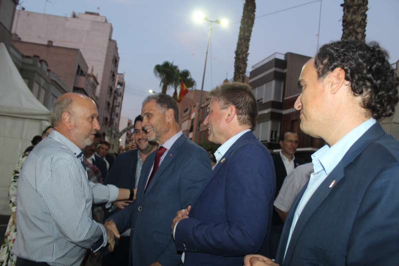 Nules recorda els orígens de la seua fira agrícola i homenatja els expositors més longeus
