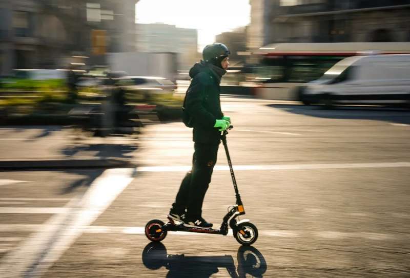 Nova prohibició per als patinets elèctrics en el metre de València i Alacant