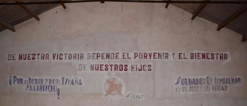 Troben un mural amb consignes polítiques de la Guerra Civil a Cocentaina