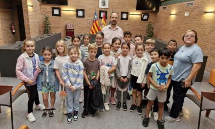 Alumnes del col·legi Platero y Yo d’Aldaia traslladen a l’alcalde les seues propostes