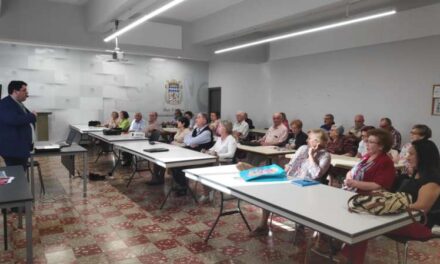 Nules completa un any més les places del curs de la UNED sènior