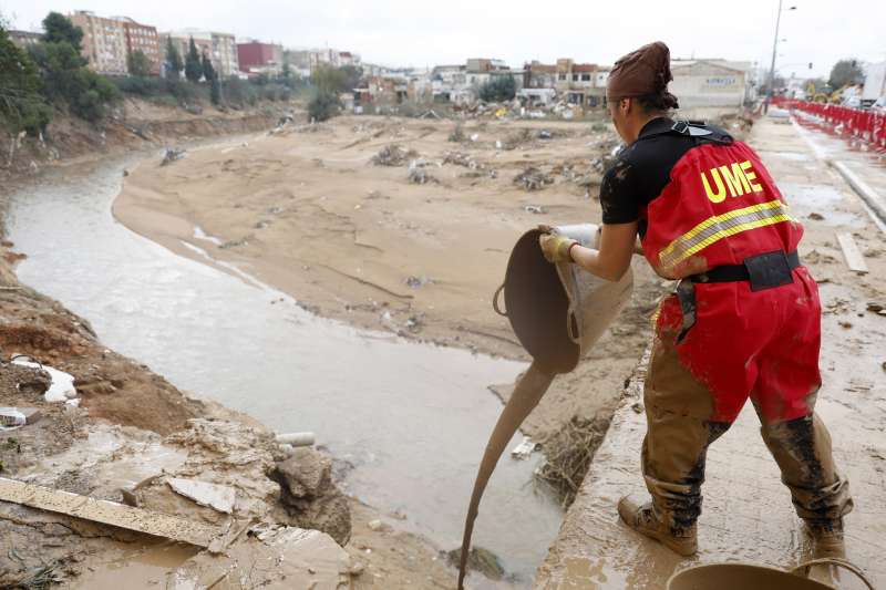 El cap de la UME recorda que és la Generalitat Valenciana qui autoritza l’entrada de militars