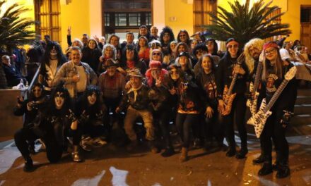 Disfresses, sàtira i crítica en la Cavalcada de l’Humor 2025 de Burjassot