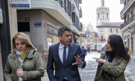 Mazón anuncia que la Comunitat Valenciana “no admetrà més repartiments d’immigració il·legal”