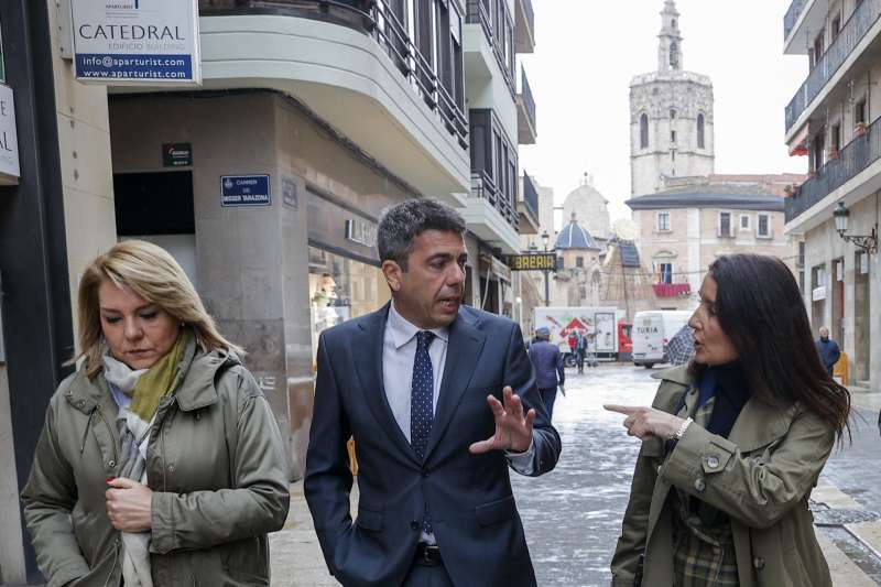 Mazón anuncia que la Comunitat Valenciana “no admetrà més repartiments d’immigració il·legal”