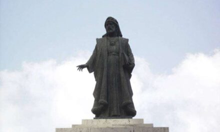 La Plataforma Vinatea denúncia les “intolerables pressions i insults” que reb l’acadèmic encarregat de justificar el canvi del accent del topònim de Valencia