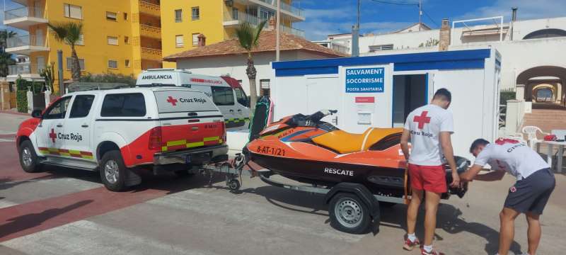 Tavernes inicia el Dijous Sant la temporada de salvament i socorrisme en les platges
