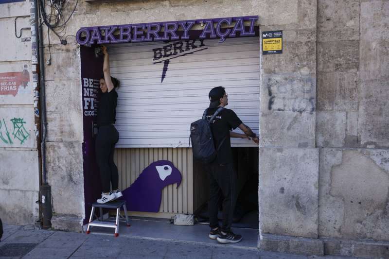 València recupera el servei elèctric i funcionen sense incidències l’EMT i els mercats