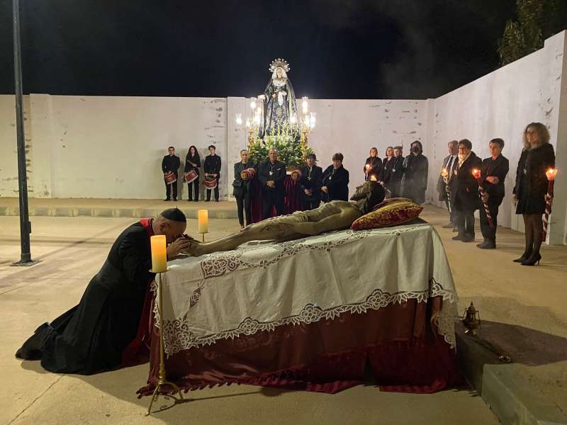 La nova figura del Crist jacent, principal atractiu de la Setmana Santa de Canet d’en Berenguer