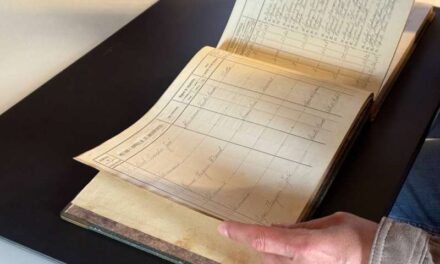 Albalat dels Sorells recupera part de la seua història amb la donació d’un llibre del cadastre de 1911