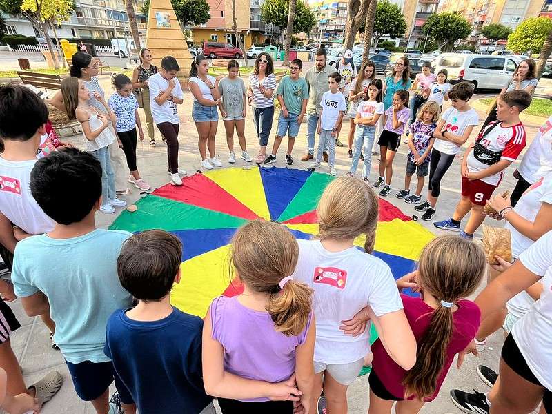 La Pobla de Farnals celebra la tercera edició de la Fira dels Drets de la Infància i l’Adolescència