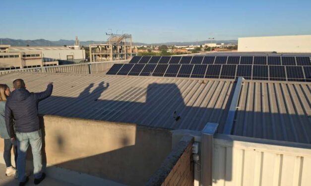 Vila-real culmina la instal·lació de plaques fotovoltaiques als col·legis públics i amplia el Pla d’Eficiència Energètica