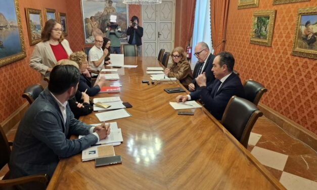 La comissió municipal dels habitatges dels Naus cita al adminstrador dels habitatges públics
