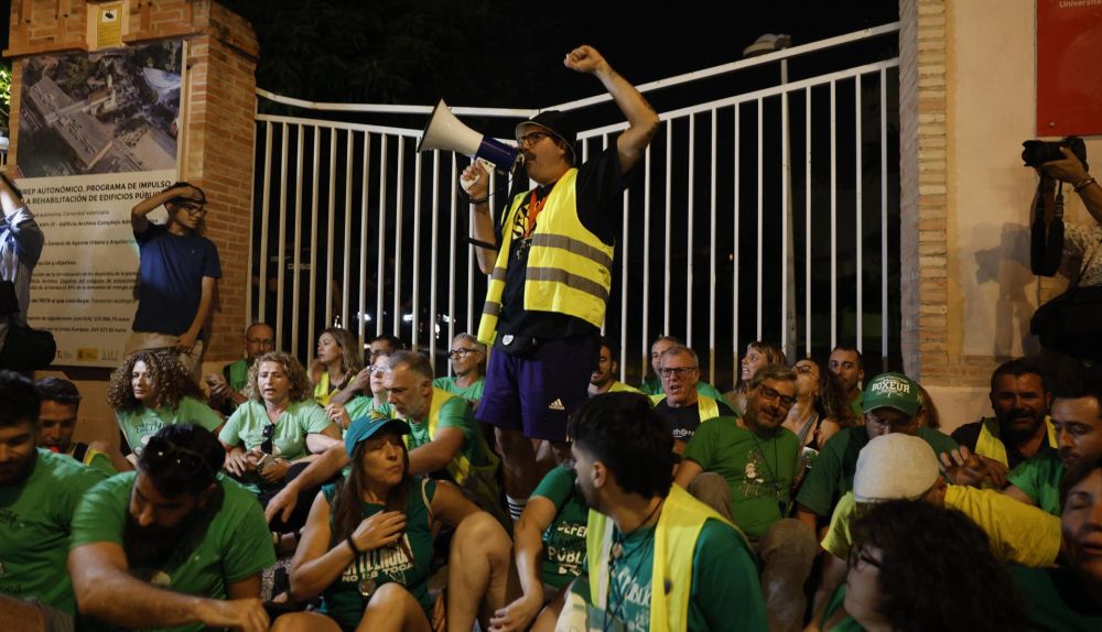 Quarta setmana de vaga indefinida: la majoria sindical estudia la nova proposta d’Educació mentre manté les protestes￼